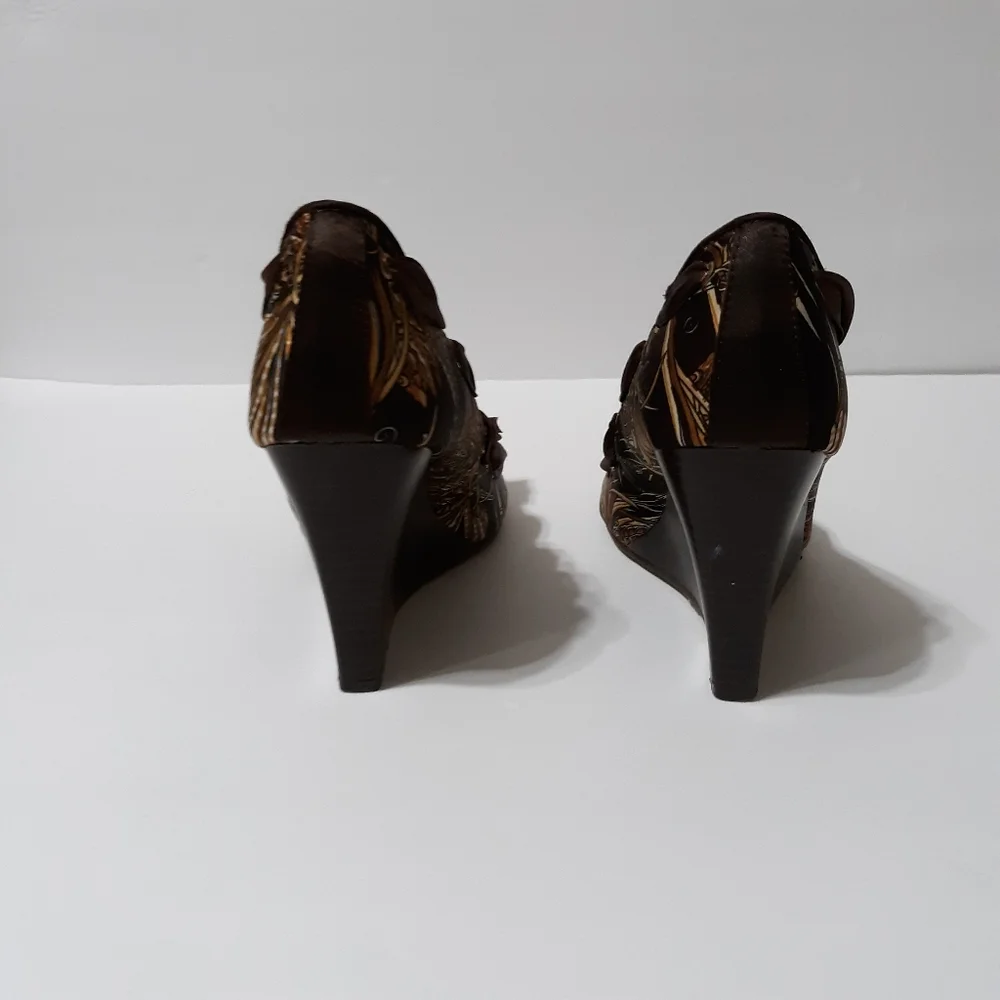 DOLLHOUSE wedge Size 6.5